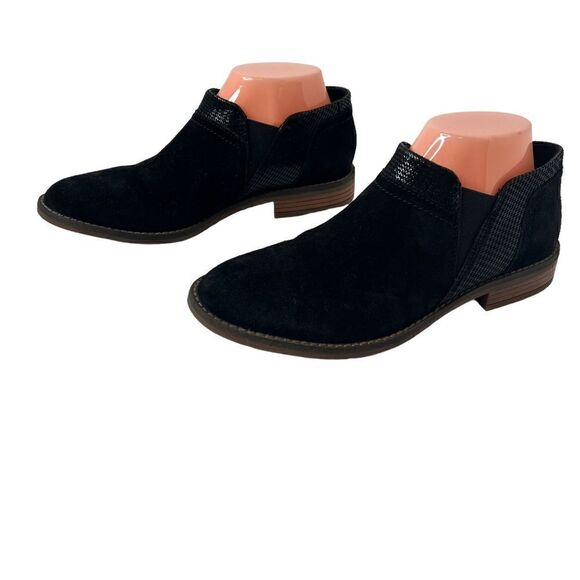 CLARKS Clarkwell Demi Ankle Boot Ultimate Comfort Collection in Black Suede 8.5 - Picture 3 of 12
